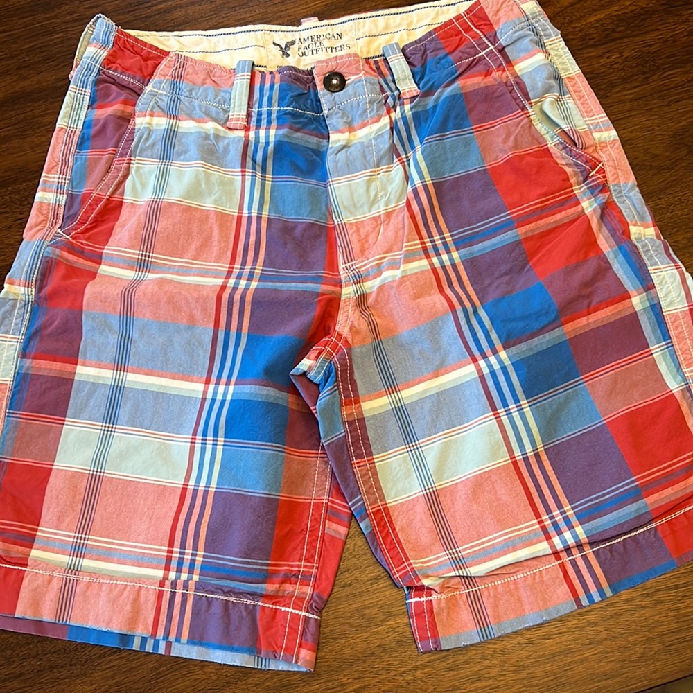 Men’s American Eagle outfitters 100% cotton plaid shorts size 32